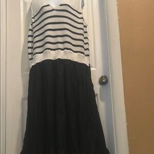 White and Black Sleeveless V-Neck Sundress Maxi